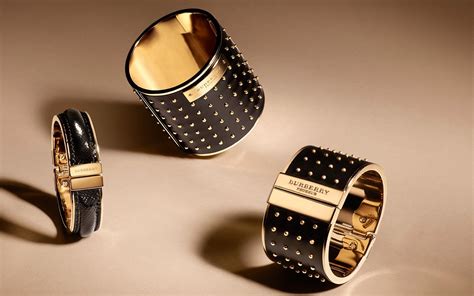 burberry accessori d'oro 18k|burberry accessories women.